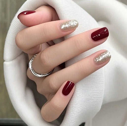 Glamorous artificial nails with metallic effects Kalsten