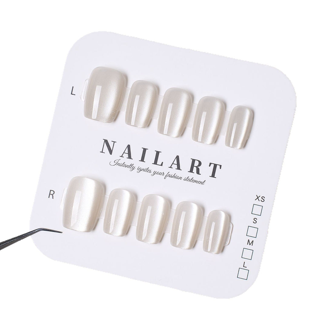 Artificial nail with luxurious pearlescent shine Kalsten