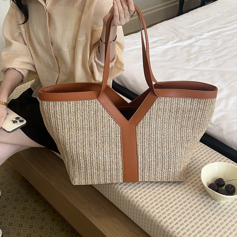 Generous and Stylish Shopping Bag Kalsten