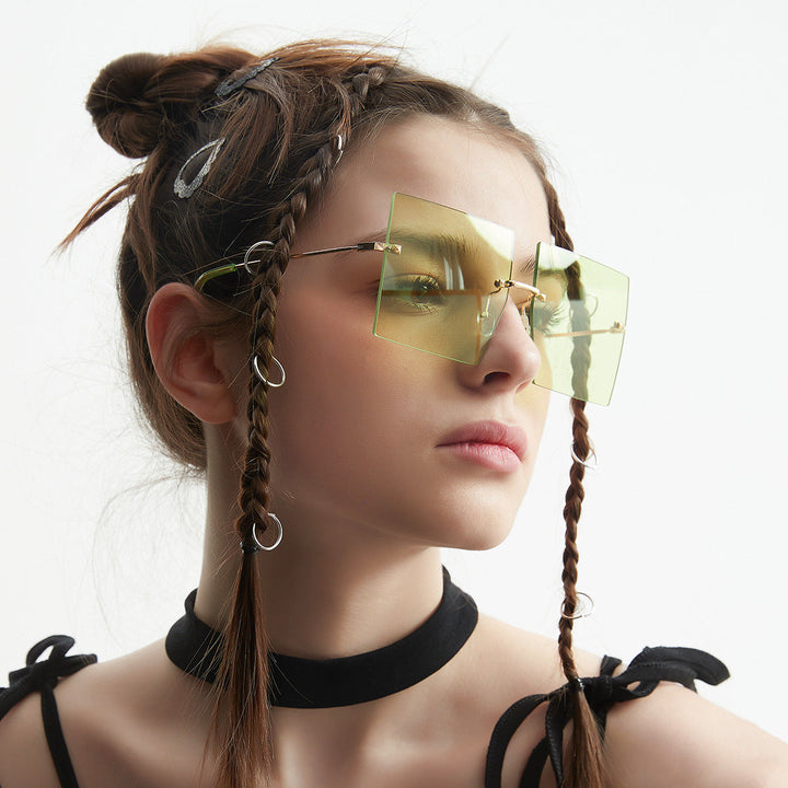Women's fashion square sunglasses with wide lenses and delicate metal frame Kalsten