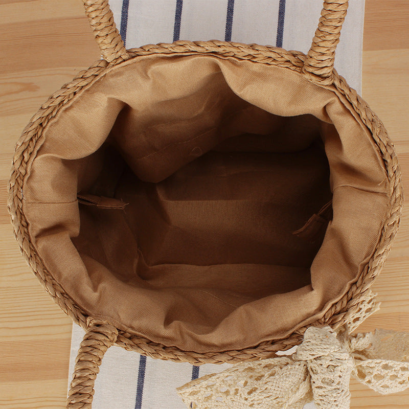 Handcrafted straw bag with elegant lace Kalsten