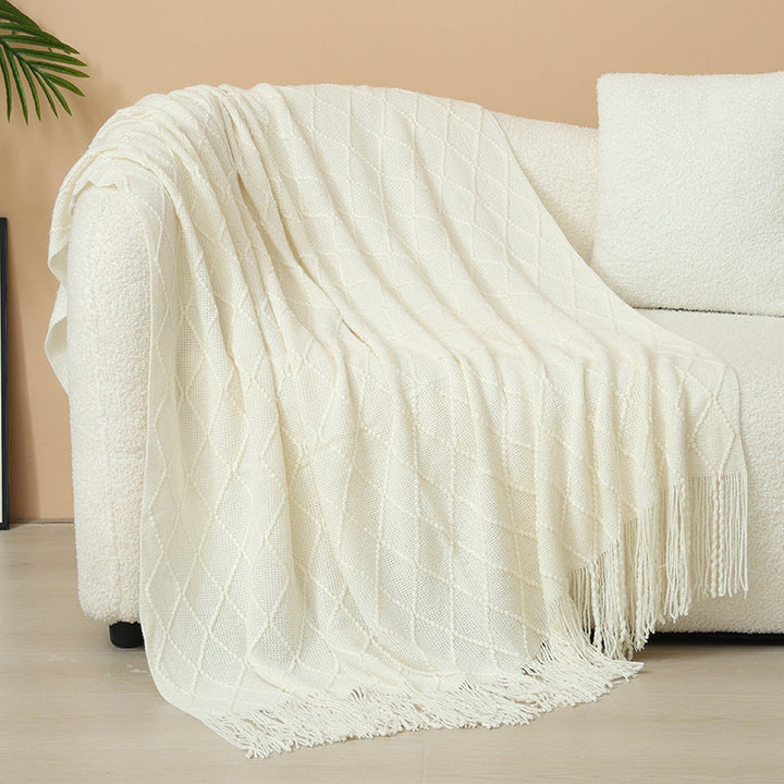 Women Elegant and stylish living and cuddly blanket with fringes Kalsten