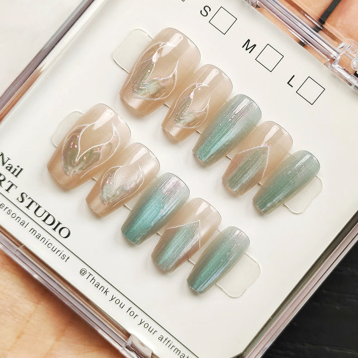 Elegant Artificial Nails with Shimmering Effect Kalsten