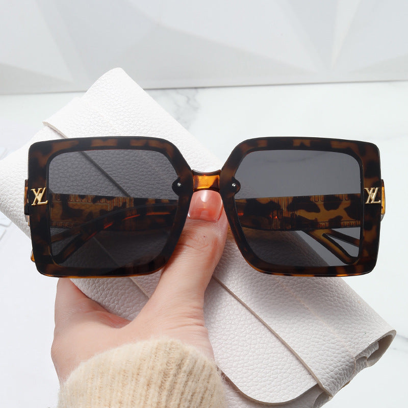 Women's fashionable square sunglasses with elegant design Kalsten