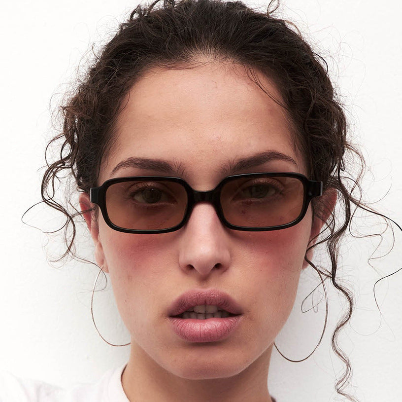 Women's sunglasses in a modern, angular design with advanced UV protection lenses Kalsten