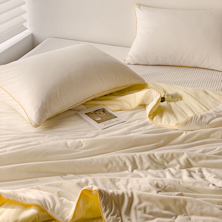 Women's high-quality duvet with a velvety surface and elegant quilting Kalsten