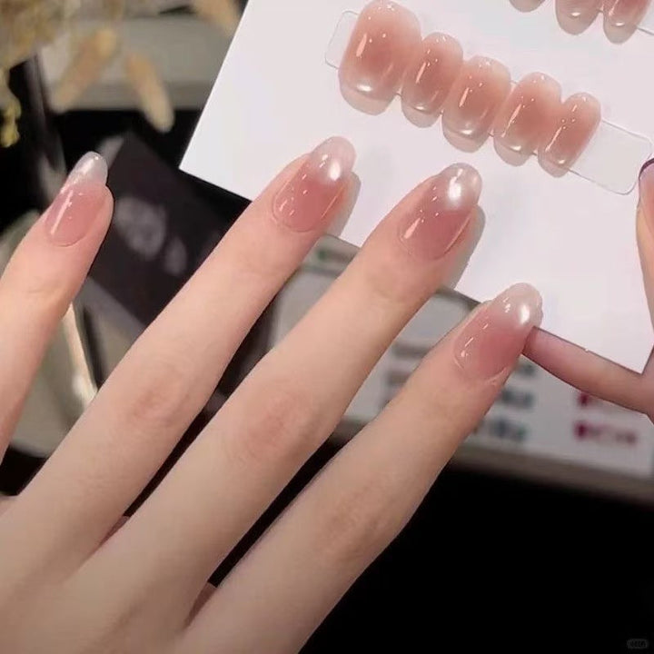Artificial nails in elegant ombre design Kalsten