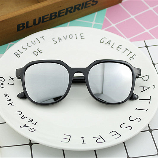 Ladies' fashionable sunglasses in elegant, octagonal design Kalsten