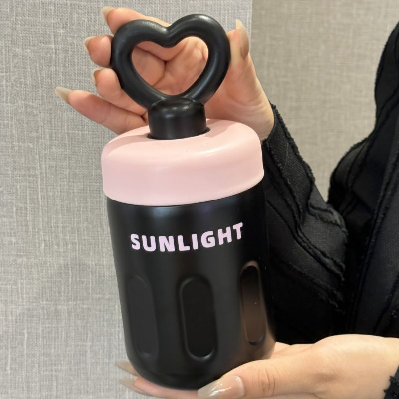 Women's practical drinking bottle with heart handle Kalsten