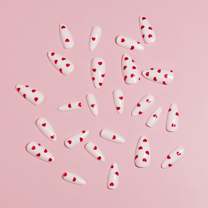 Trendy Heart-Decorated Nail Art Kalsten