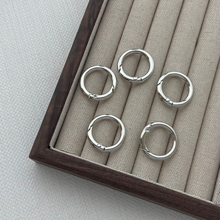 Versatile Circular Keyring Kalsten