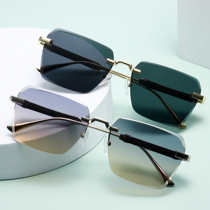 Women's fashion sunglasses with square frame and luxurious accents Kalsten