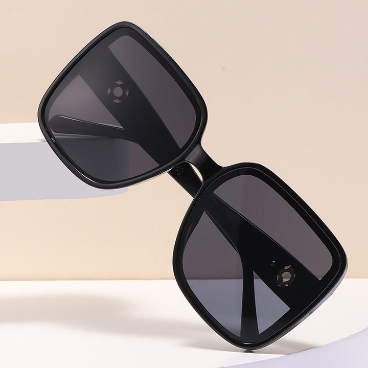Women's fashionable square sunglasses with luxurious details Kalsten