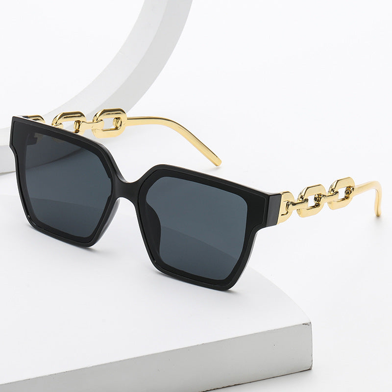 Women Oversized Fashion Sunglasses with Exceptional Chain Design Kalsten