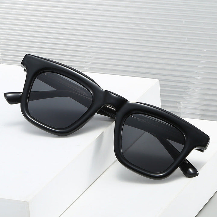 Women's fashionable sunglasses in modern square design with high UV protection Kalsten