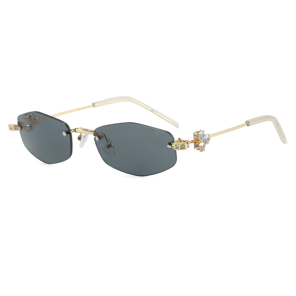 Fashionable Sunglasses in Elegant Rectangular Design with Floral Details Kalsten