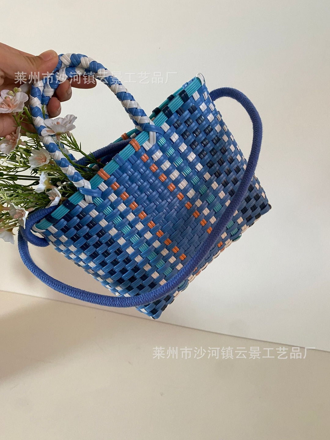 Playful handbag made of braided materials Kalsten