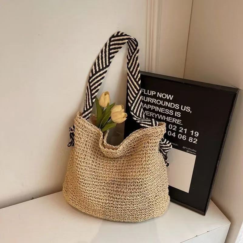 Handcrafted Trendy Straw Bag Kalsten