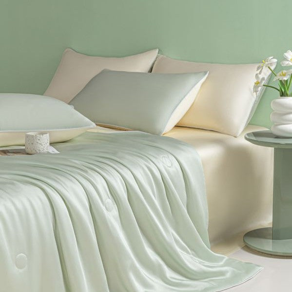 Ladies satin bed linen with stylish design Kalsten