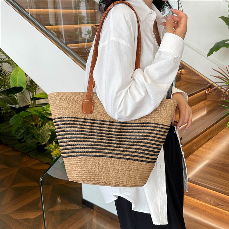 Beach bag with elegant woven design Kalsten