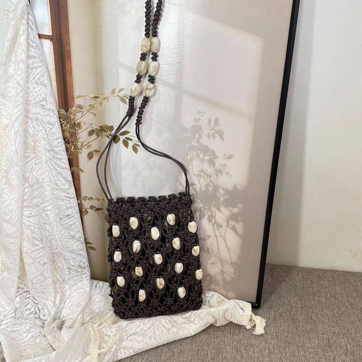 Hand-knotted shoulder bag with shells Kalsten