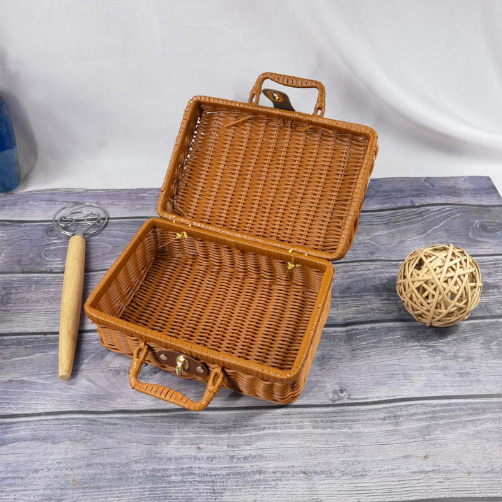 Ladies elegant and stylish cosmetic case Kalsten