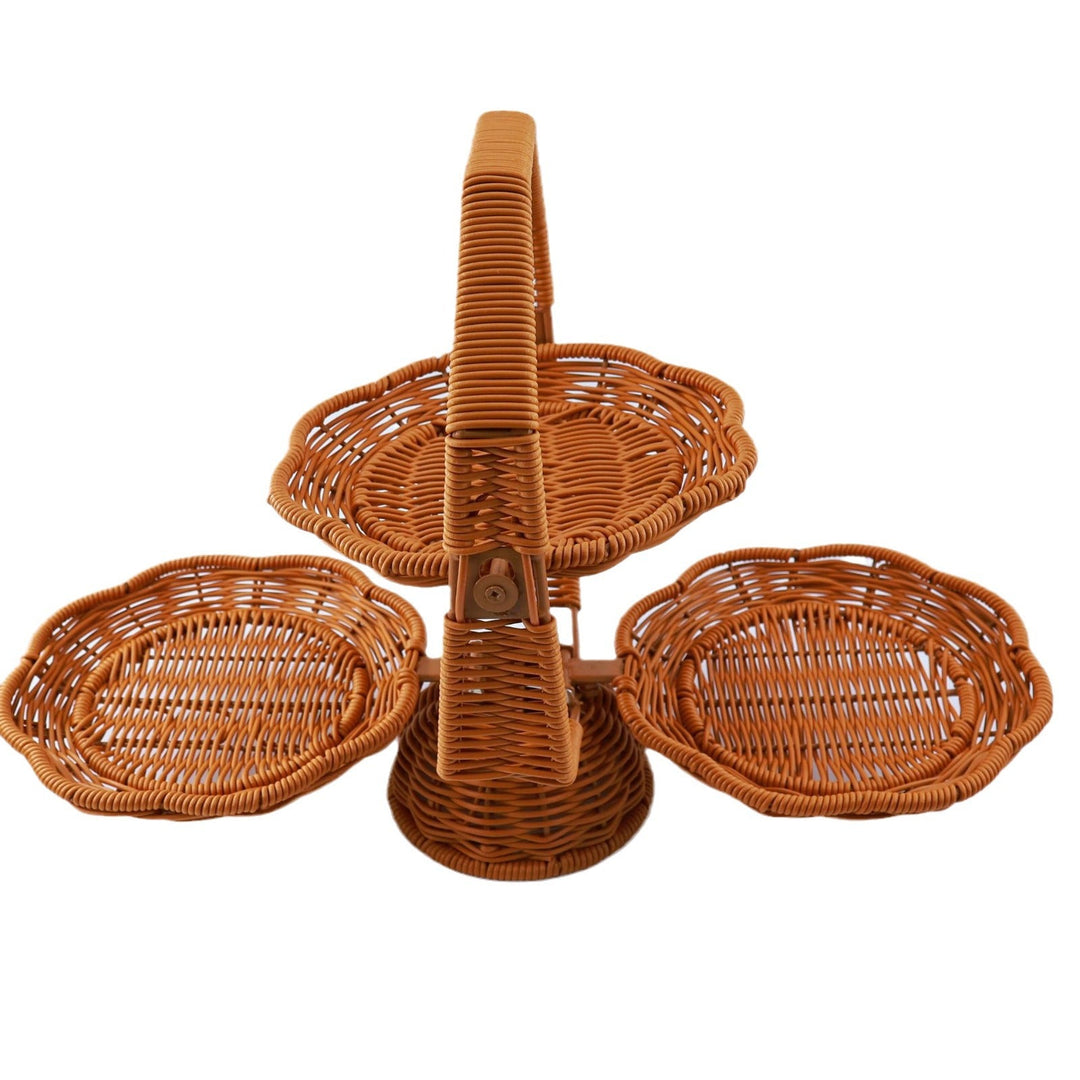 With an elegant three-tier fruit bowl Kalsten