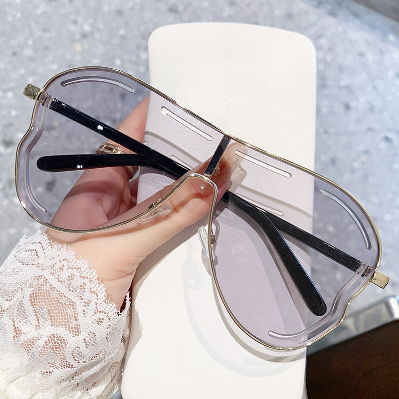 Women’s Sporty Oversized Sunglasses in Unique Design Kalsten