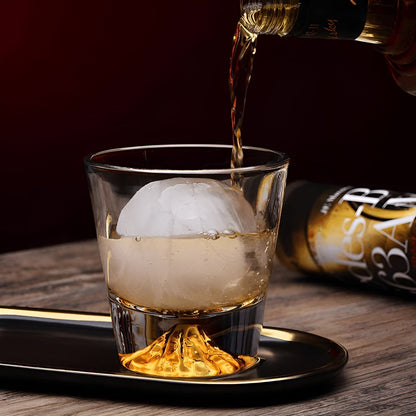 Whisky glasses with Fuji motif – Elegant set for connoisseurs