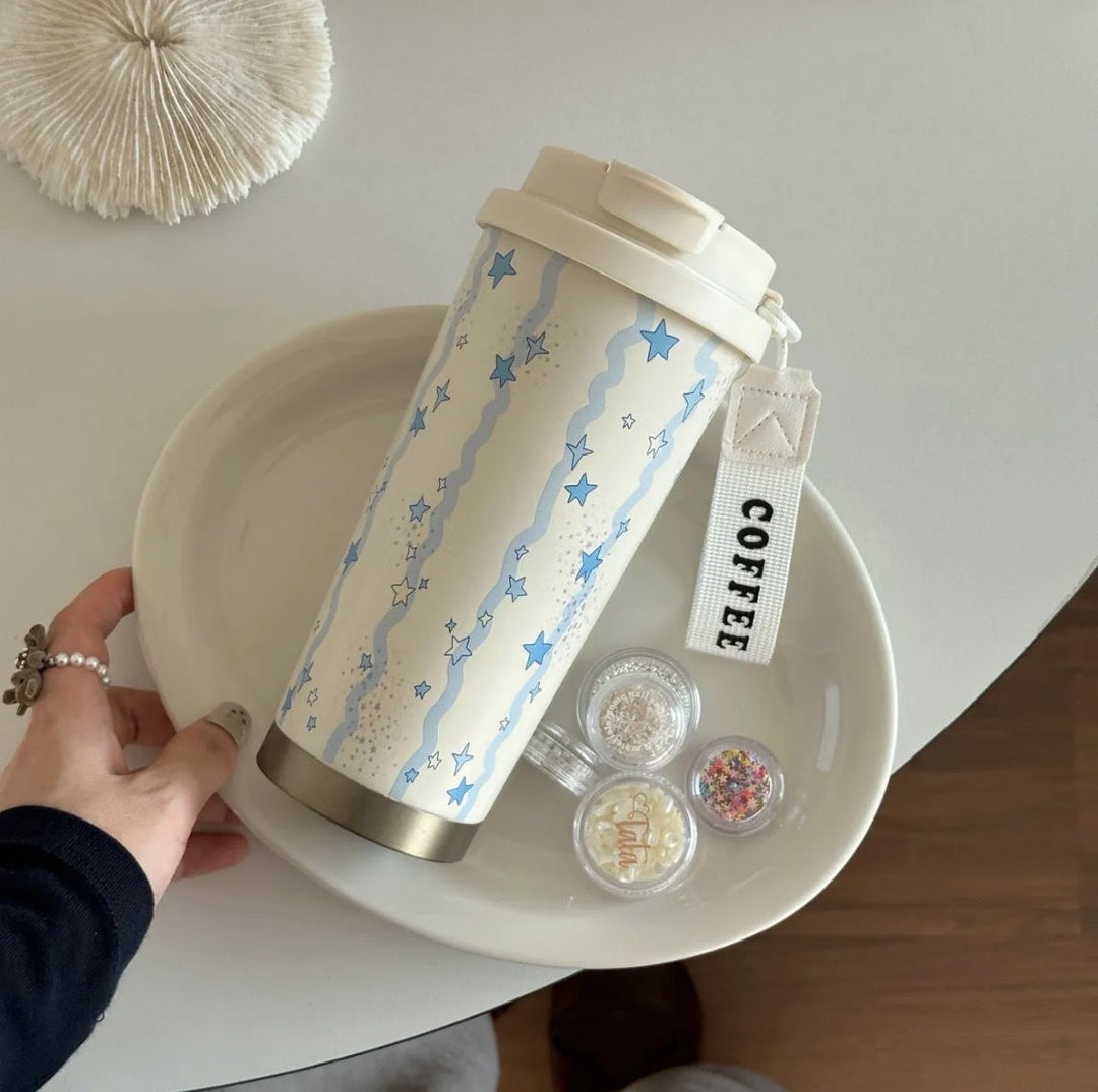 Women's insulated mug with practical carrying handle and charming Hello Kitty design Kalsten