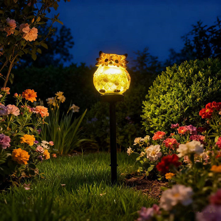 Whimsical Solar-Powered Squirrel Garden Stake Light With Integrated Solar Panel And Warm LED Glow Kalsten