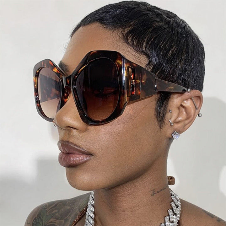 Women oversized sunglasses with futuristic design Kalsten