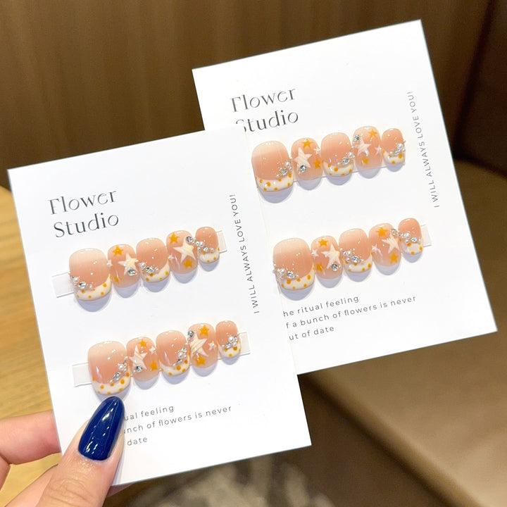 Artificial Nails in Elegant Flower Design Kalsten