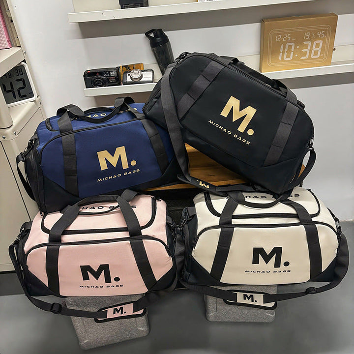Sporty travel bag with reinforced material Kalsten