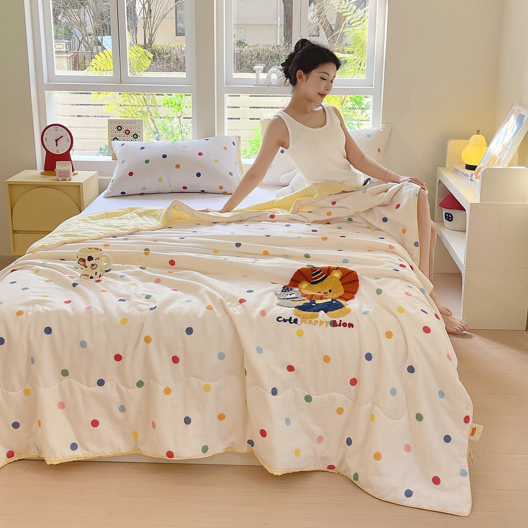 Women's cuddly blanket with cute bear design Kalsten