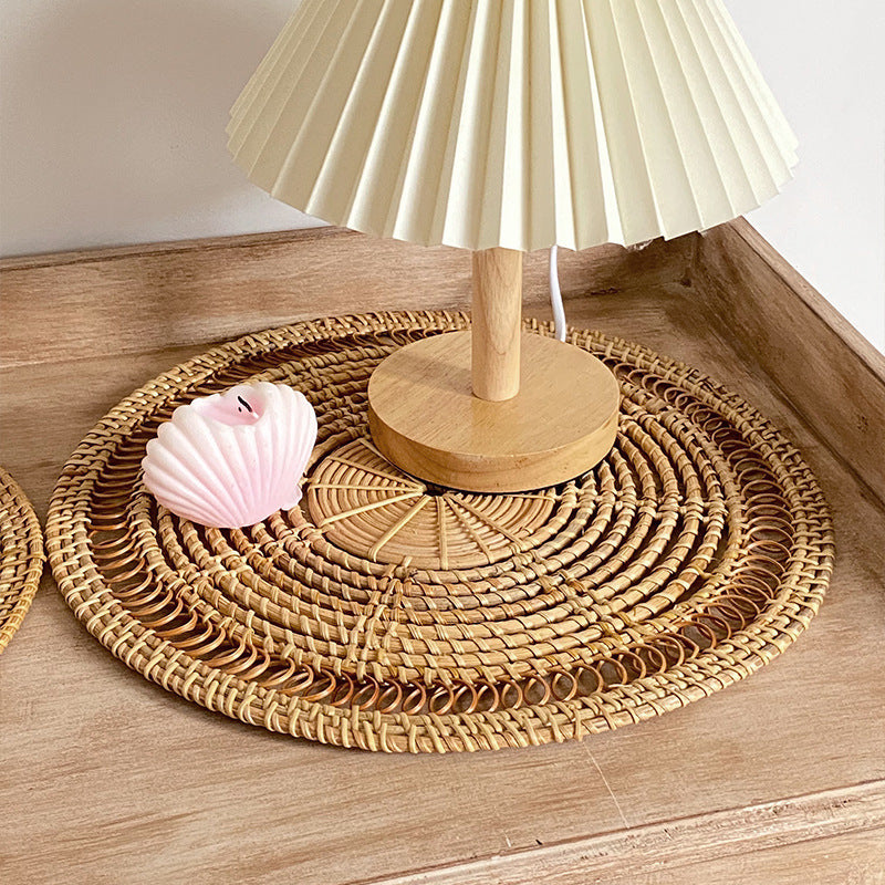 Ladies Elegant handcrafted rattan underlay Kalsten