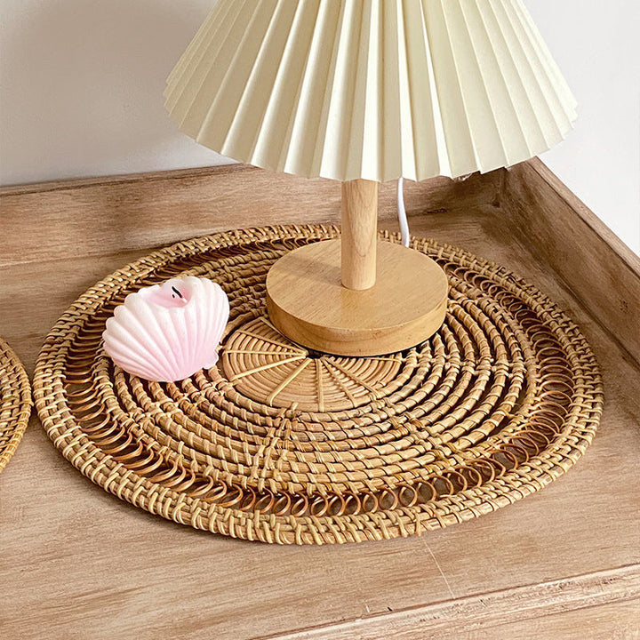 Ladies Elegant handcrafted rattan underlay Kalsten