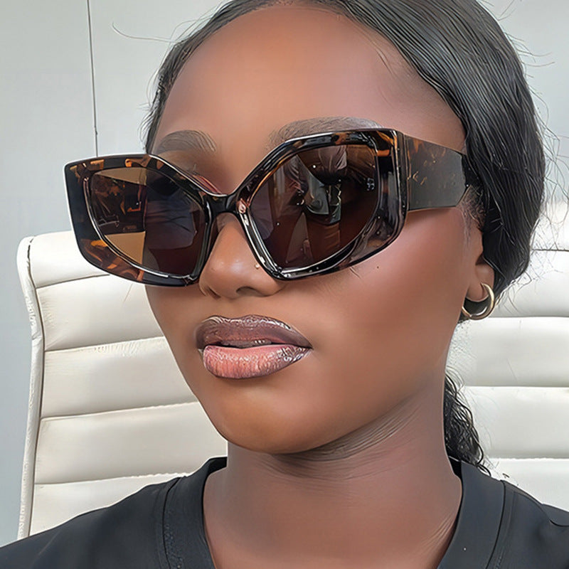 Women's striking sunglasses with oversized design and stylish gradient Kalsten
