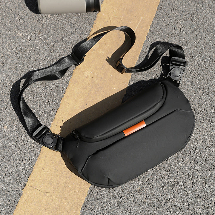 Sporty shoulder bag with versatile storage Kalsten
