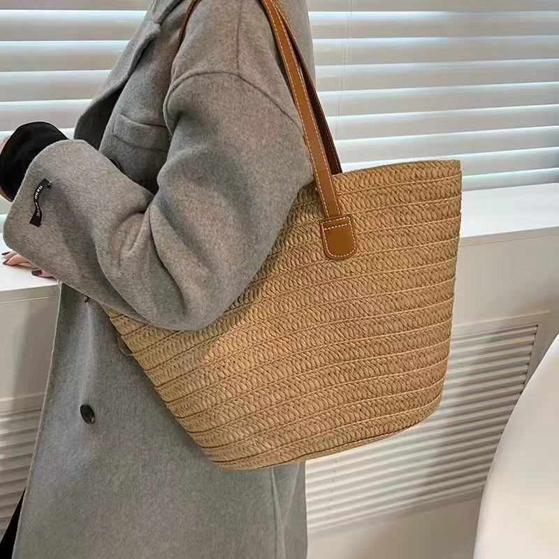 Elegant handbag with sophisticated fabric Kalsten