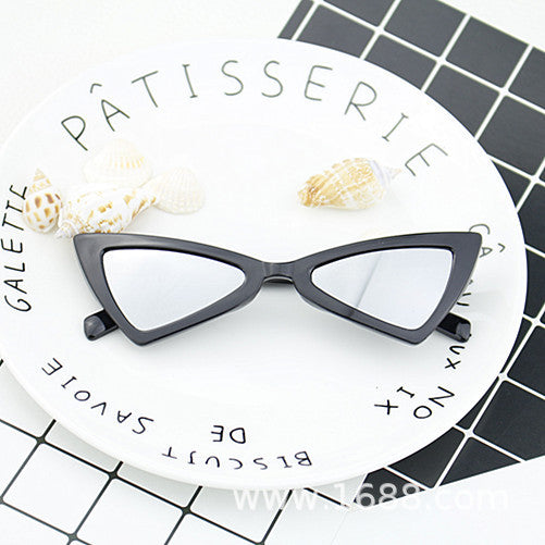 Women's fashionable Cat-Eye sunglasses with elegant design Kalsten
