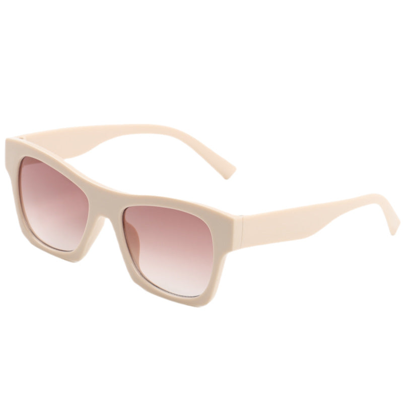 Ladies fashionable sunglasses in elegant square design Kalsten