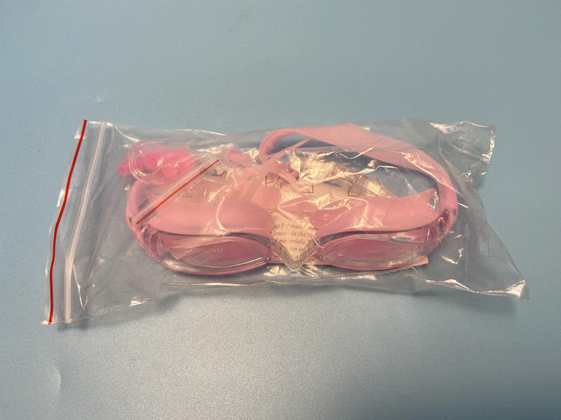 Swim goggles with ergonomic design and integrated ear protection Kalsten