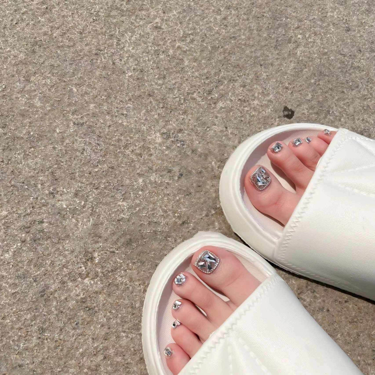 Rhinestone-Embellished Flip Flop Sandals Acalora