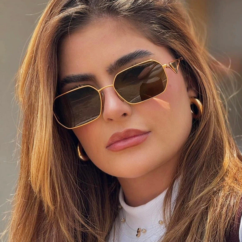 Women geometric luxury sunglasses with slim glossy frame Kalsten