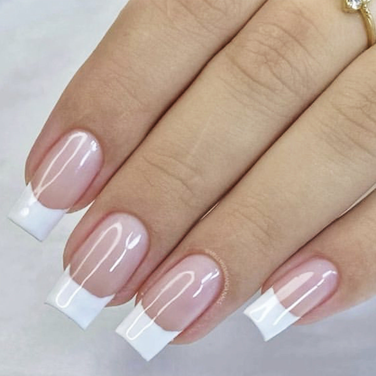 French Tip Press-On Nail Set Acalora