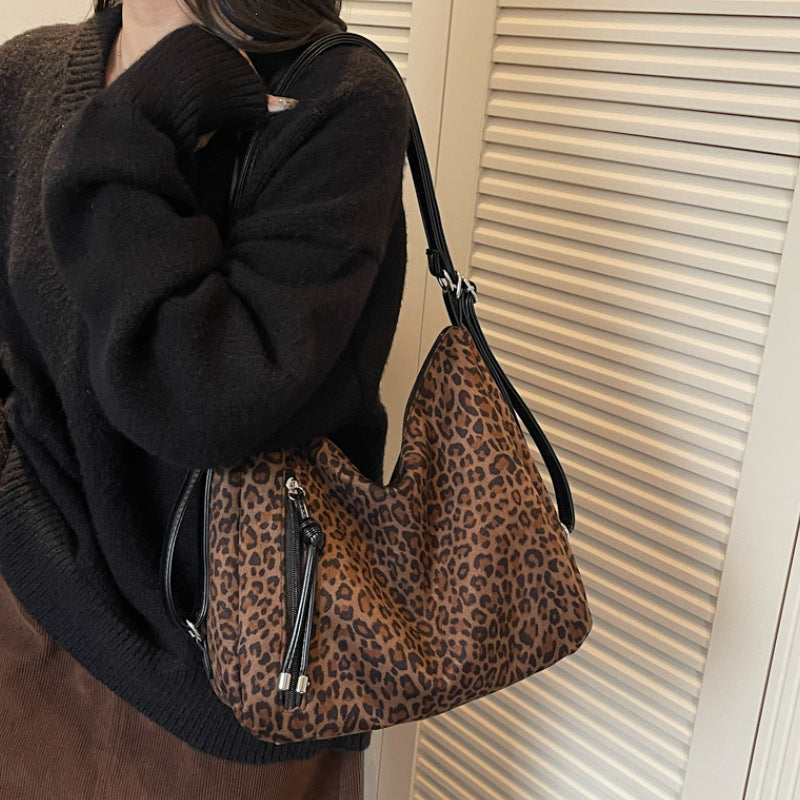 Chic Leopard Print Hobo Bag Kalsten