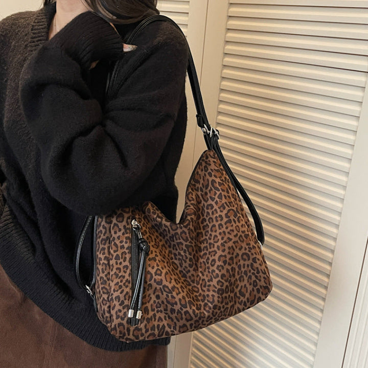 Chic Leopard Print Hobo Bag Kalsten