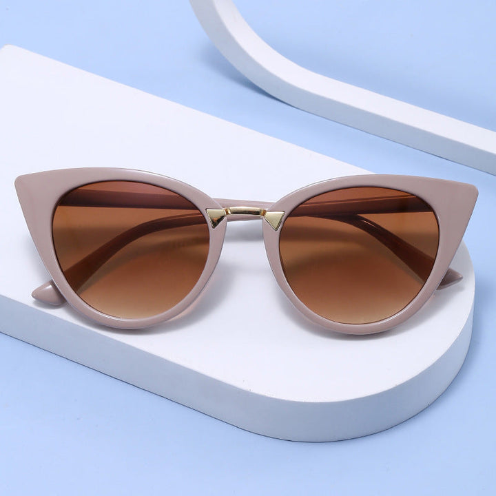 Ladies Cat-Eye Sunglasses with Elegant Golden Detail Kalsten