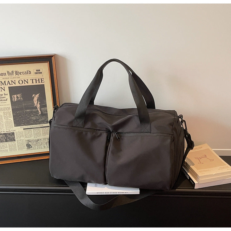 Sporty travel bag with expandable compartments Kalsten